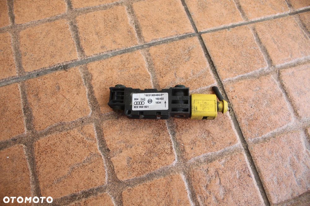 CZUJNIK UDERZENIA AUDI A4 B6 8E0959651 - 3
