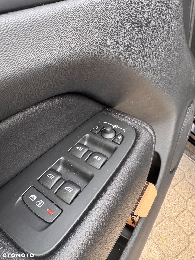 Volvo XC 60 D4 AWD Geartronic Inscription - 17