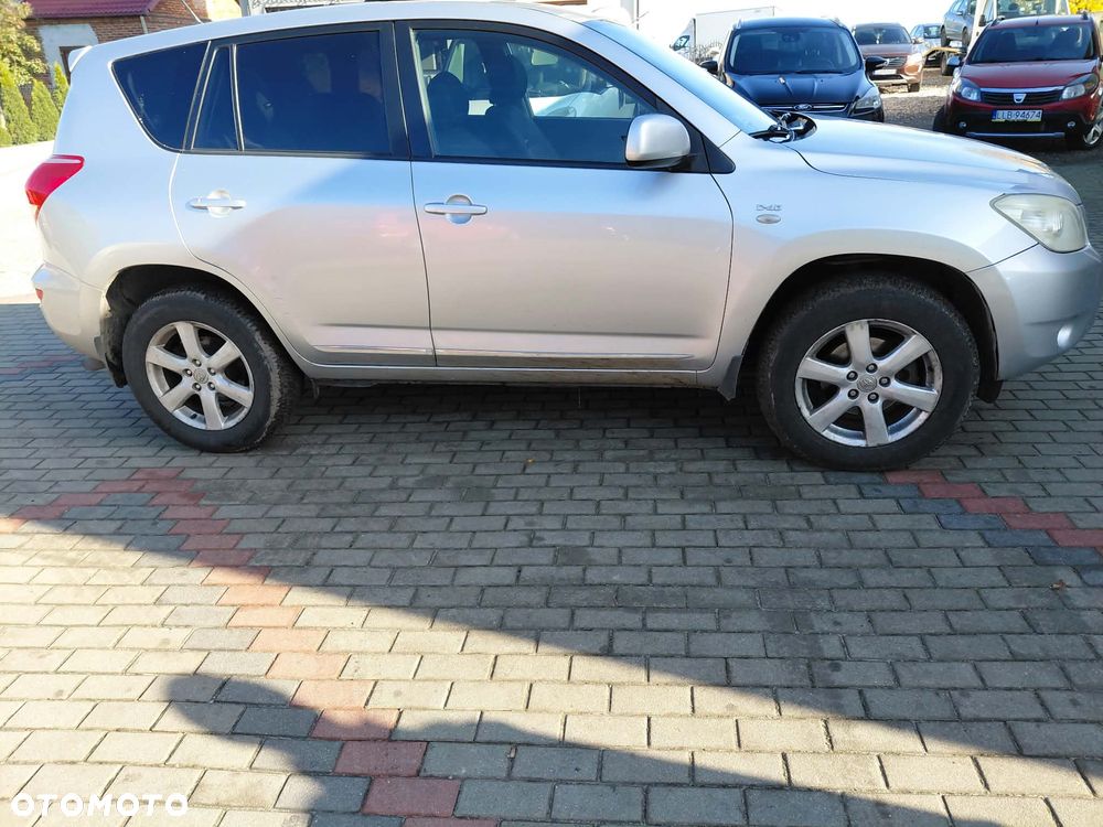 Toyota RAV4 - 6