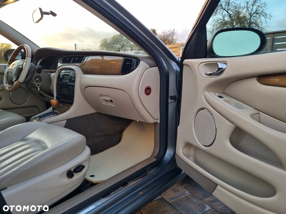 Jaguar X-Type Estate 2.5 V6 4x4 Executive - 36