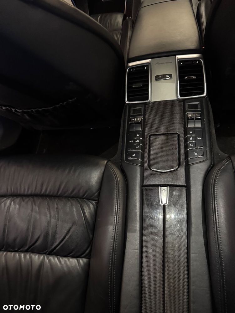 Porsche Panamera Turbo - 10