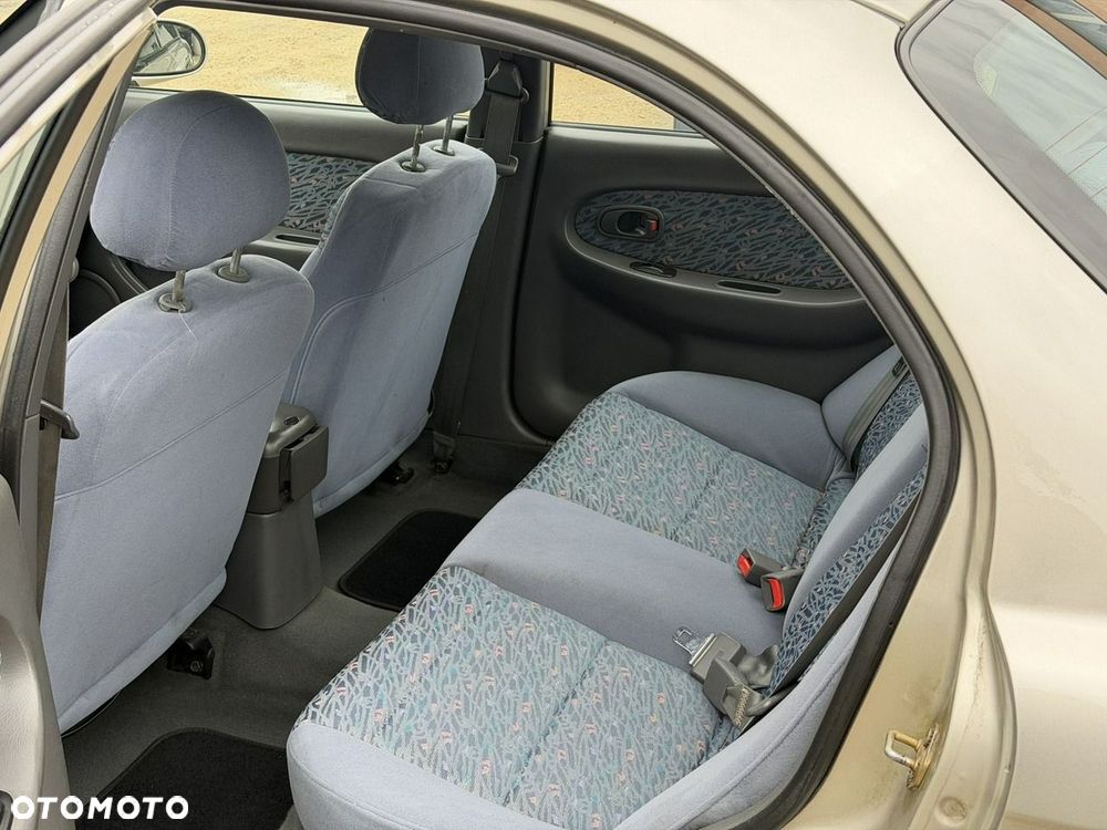 Kia Sephia - 13