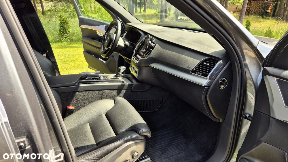 Volvo XC 90 B5 D AWD Momentum - 9