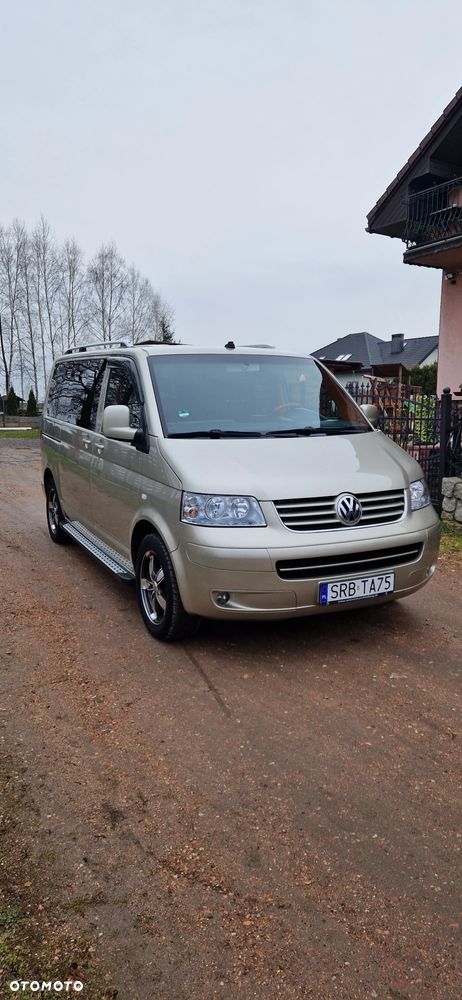 Volkswagen Multivan - 2