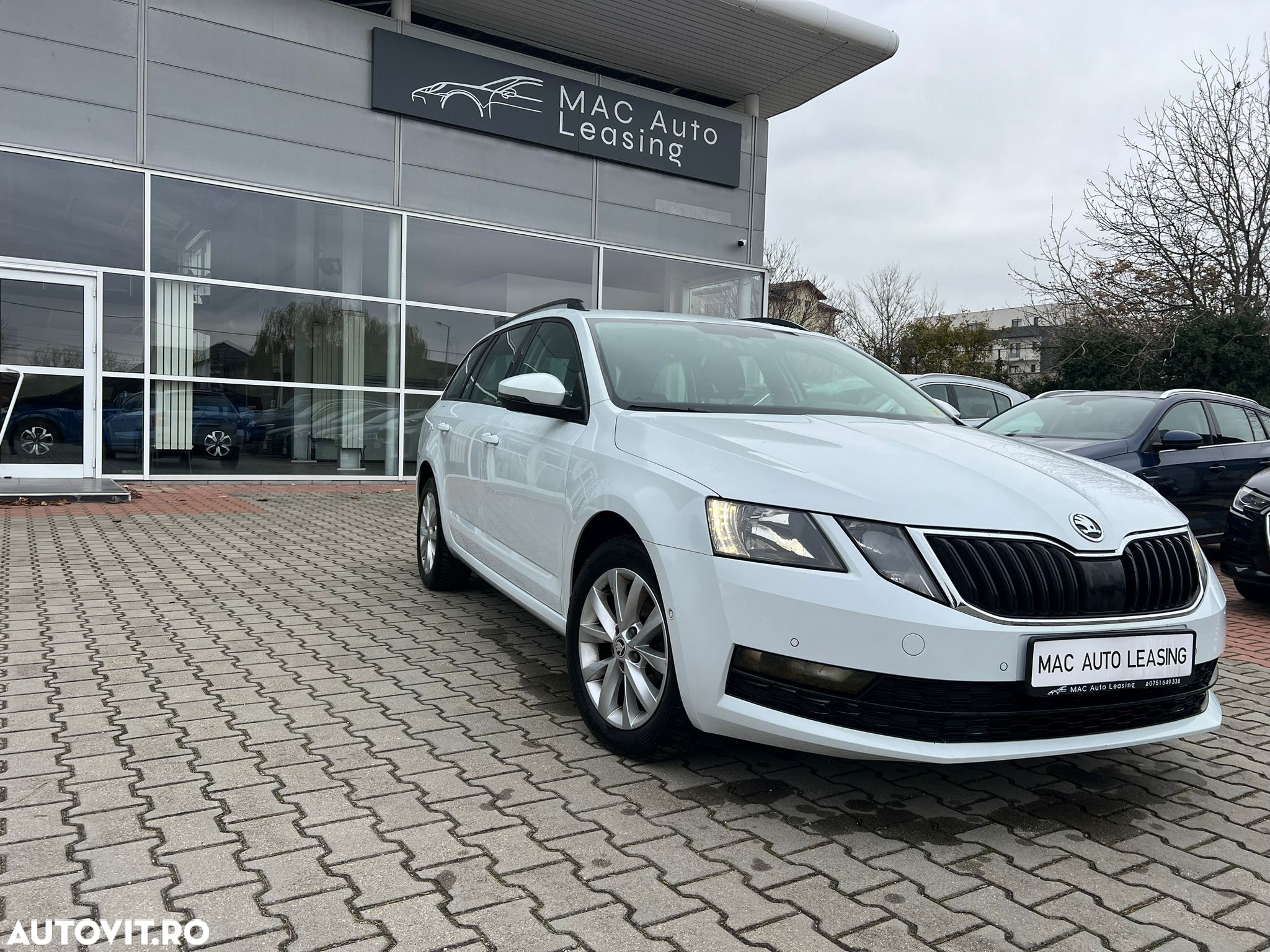 Skoda Octavia Combi Diesel 1.6 TDI Ambition - 4