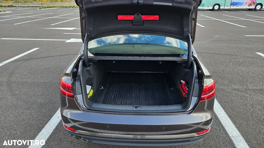Audi A4 2.0 TDI quattro Stronic - 9