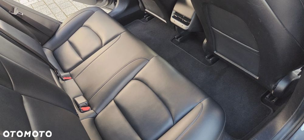 Tesla Model 3 Langstreckenbatterie Allradantrieb Dual Motor - 8