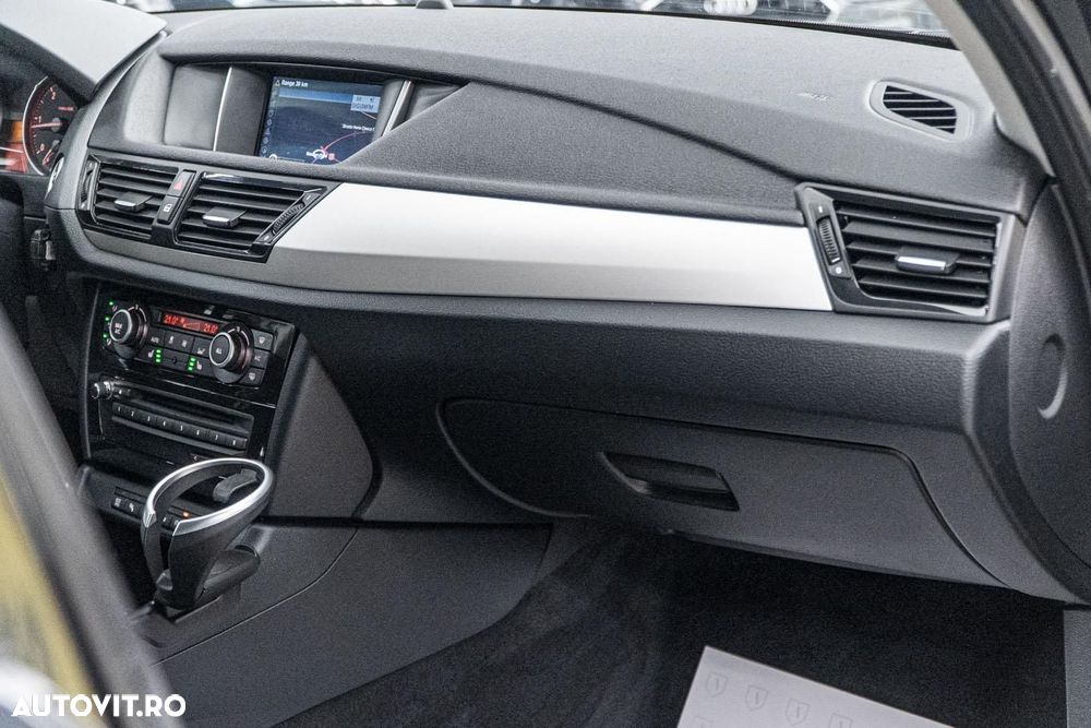 BMW X1 xDrive18d Aut. Sport Line - 37