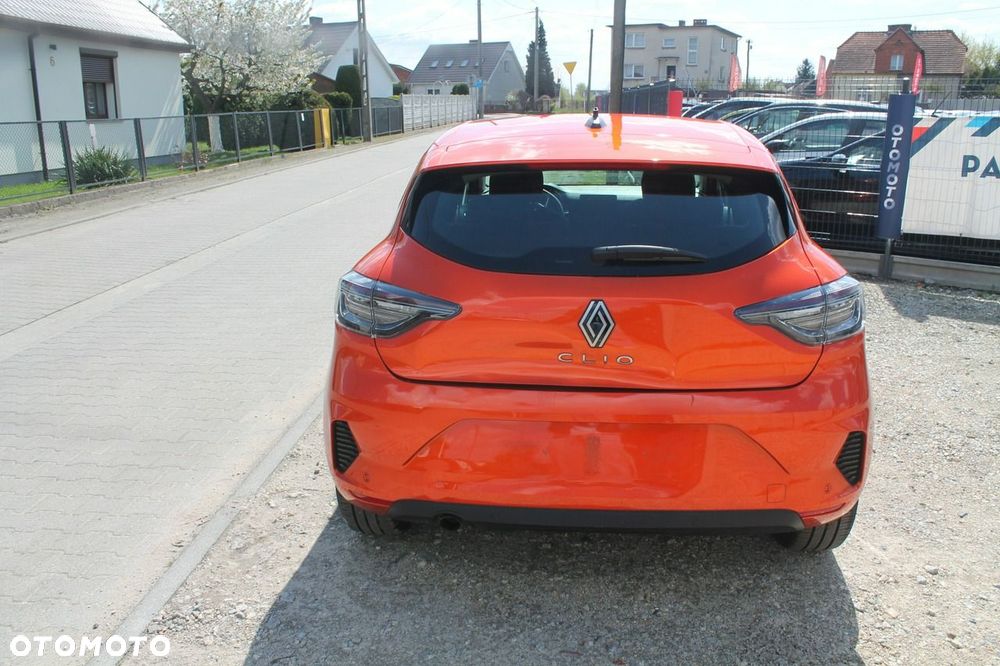 Renault Clio - 6