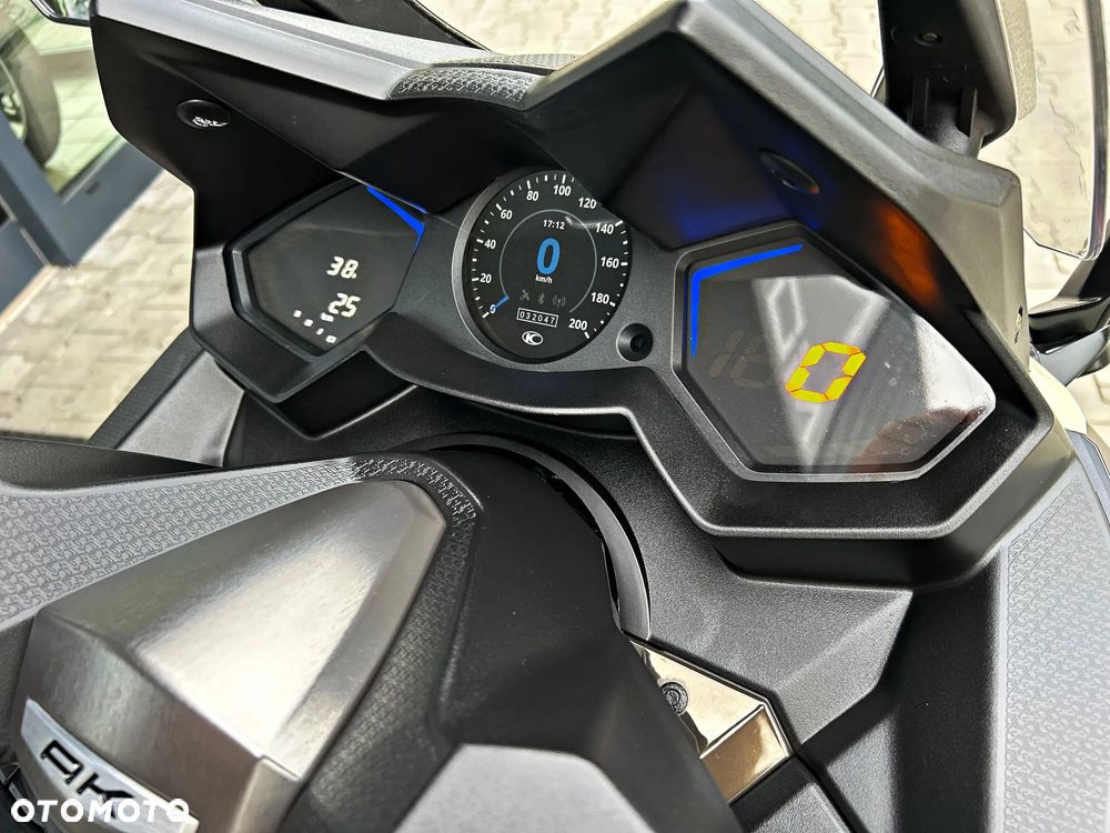 Kymco AK 550 - 24