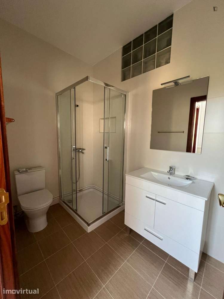 Quarto - localizado em Celas Coimbra Portugal Coimbra - Grande imagem: 5/5