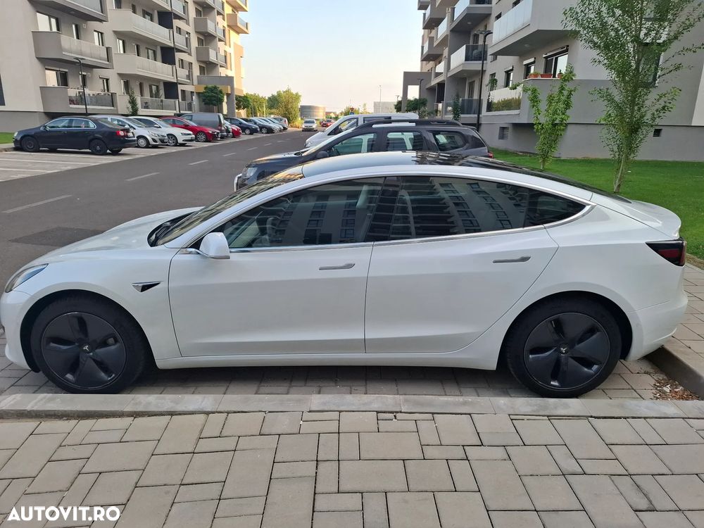 Tesla Model 3 - 7