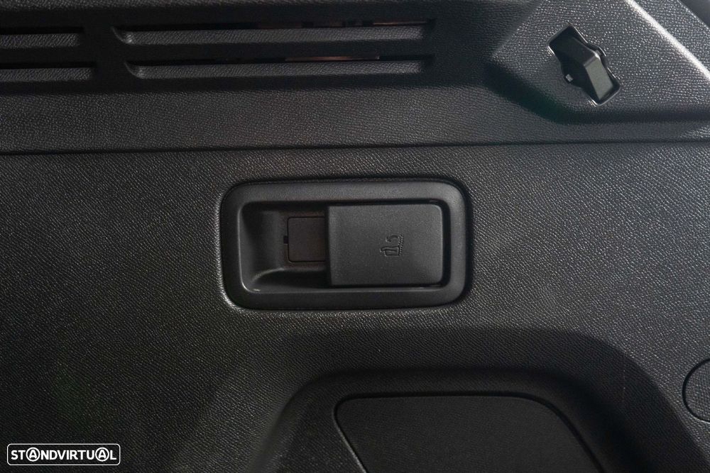 Peugeot 3008 1.6 Hybrid4 GT e-EAT8 - 15