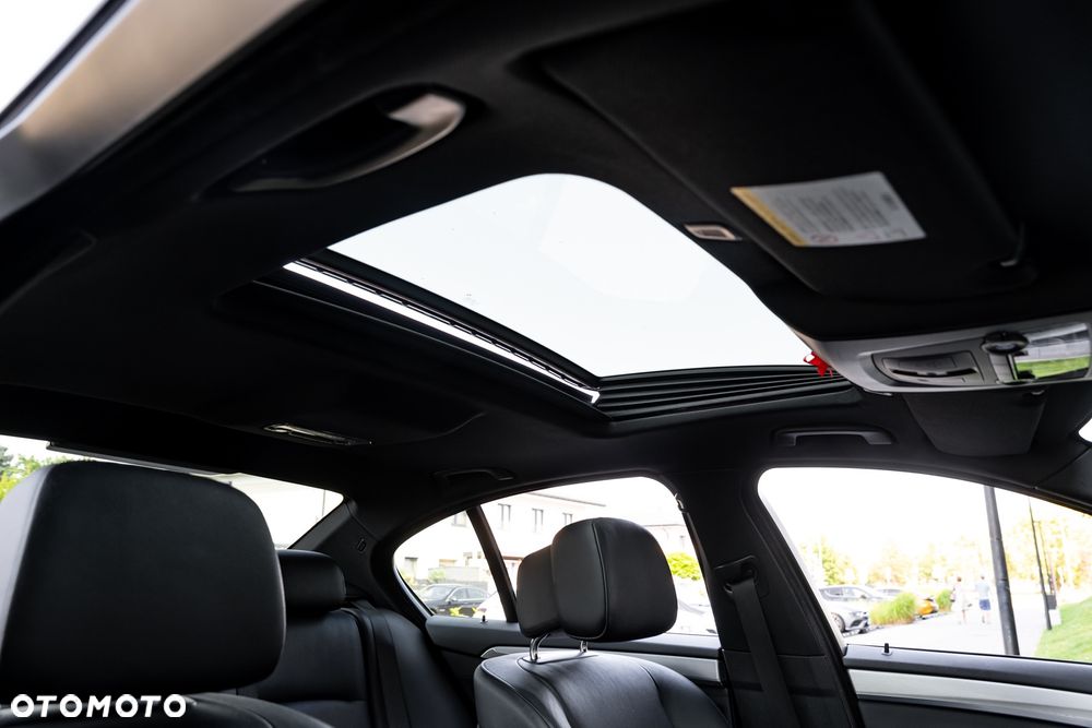 BMW Seria 5 535d xDrive Sport-Aut - 30