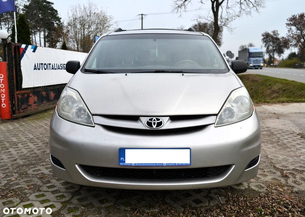Toyota Sienna 3.3 LE AWD - 3