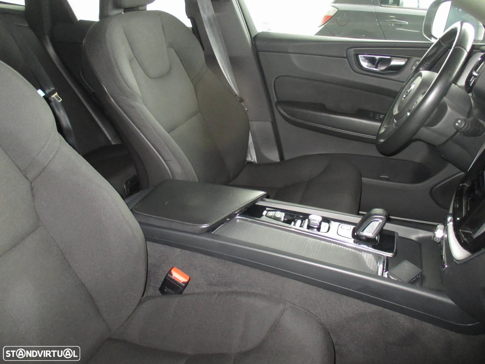Volvo XC 60 2.0 T6 PHEV Inscription Expression AWD - 8