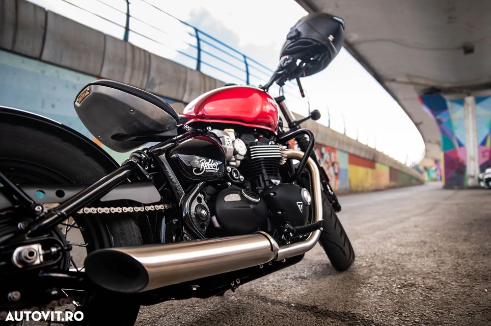 Triumph Bonneville Bobber - 16