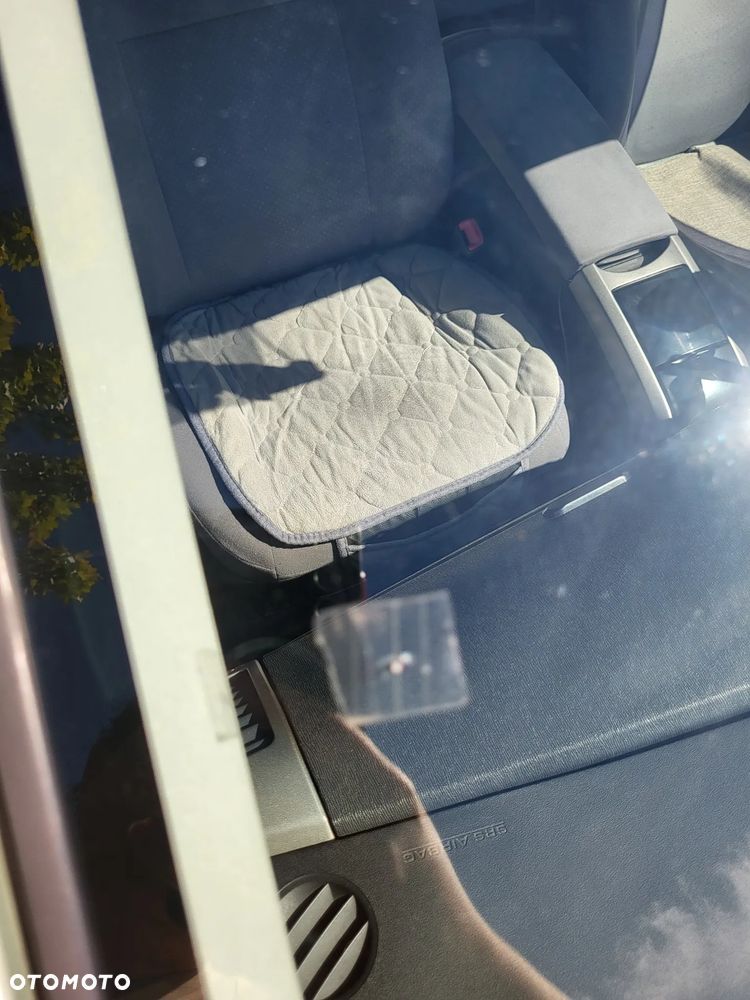 Toyota Prius - 25