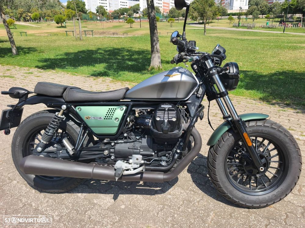 Moto Guzzi V9 Bobber - 9