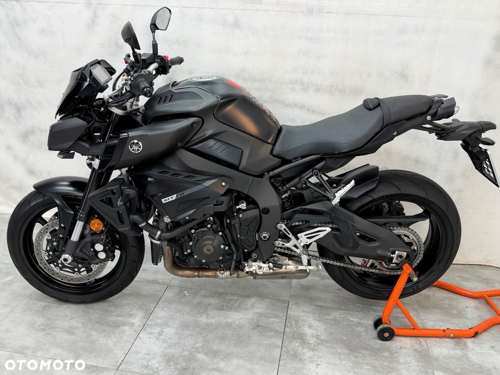 Yamaha MT - 28