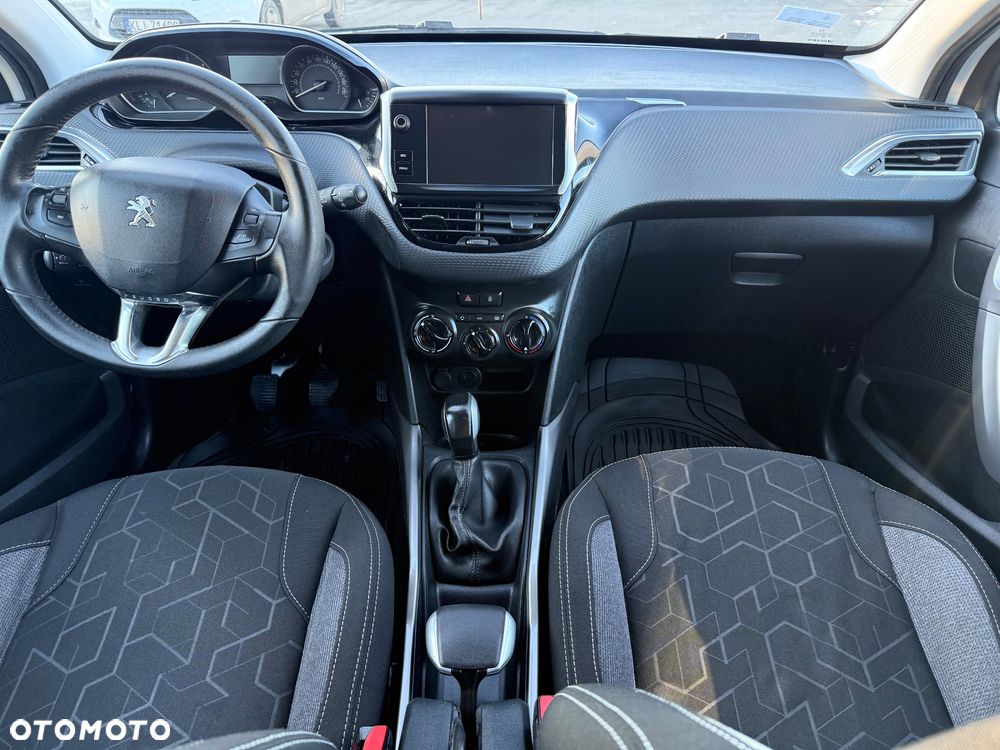 Peugeot 2008 1.6 BlueHDi Style - 11