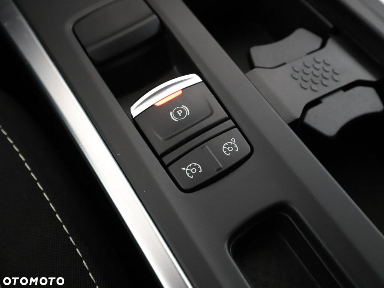 Renault Megane ENERGY TCe 130 EDC BUSINESS - 32