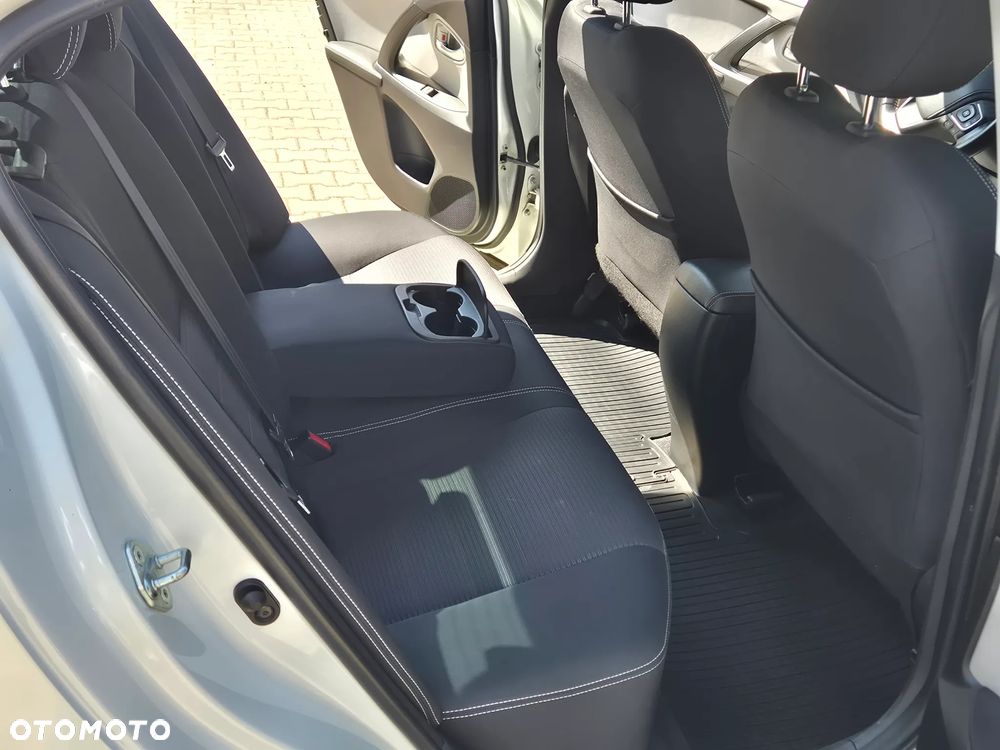 Toyota Avensis 1.8 Prestige - 12