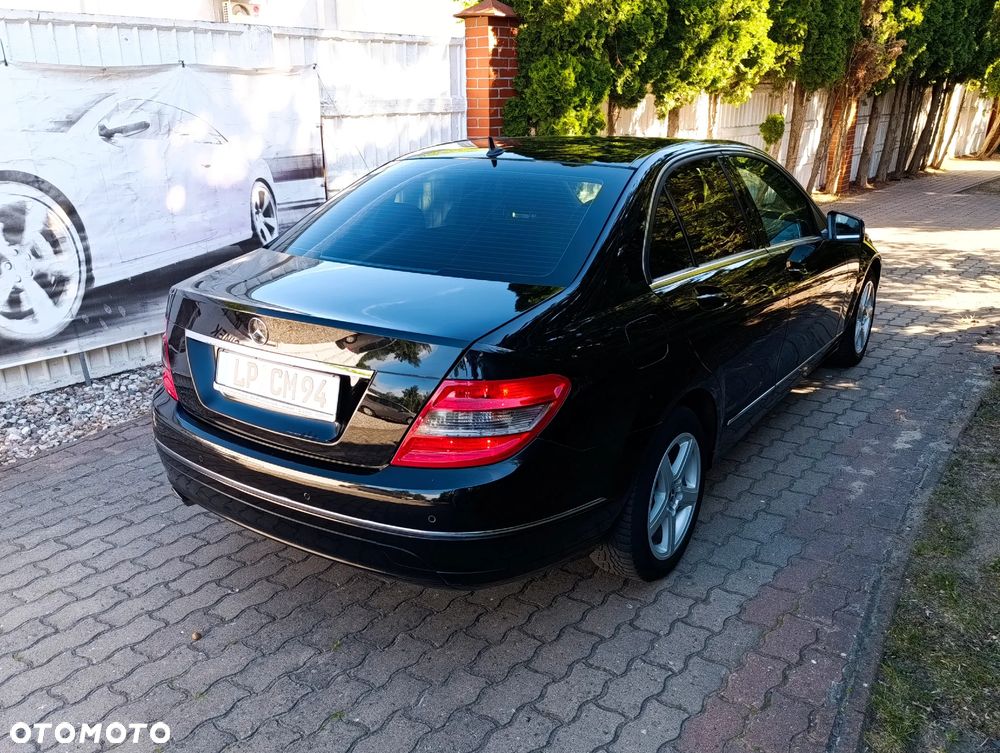 Mercedes-Benz Klasa C 180 CGI Automatik BlueEFFICIENCY Avantgarde - 20