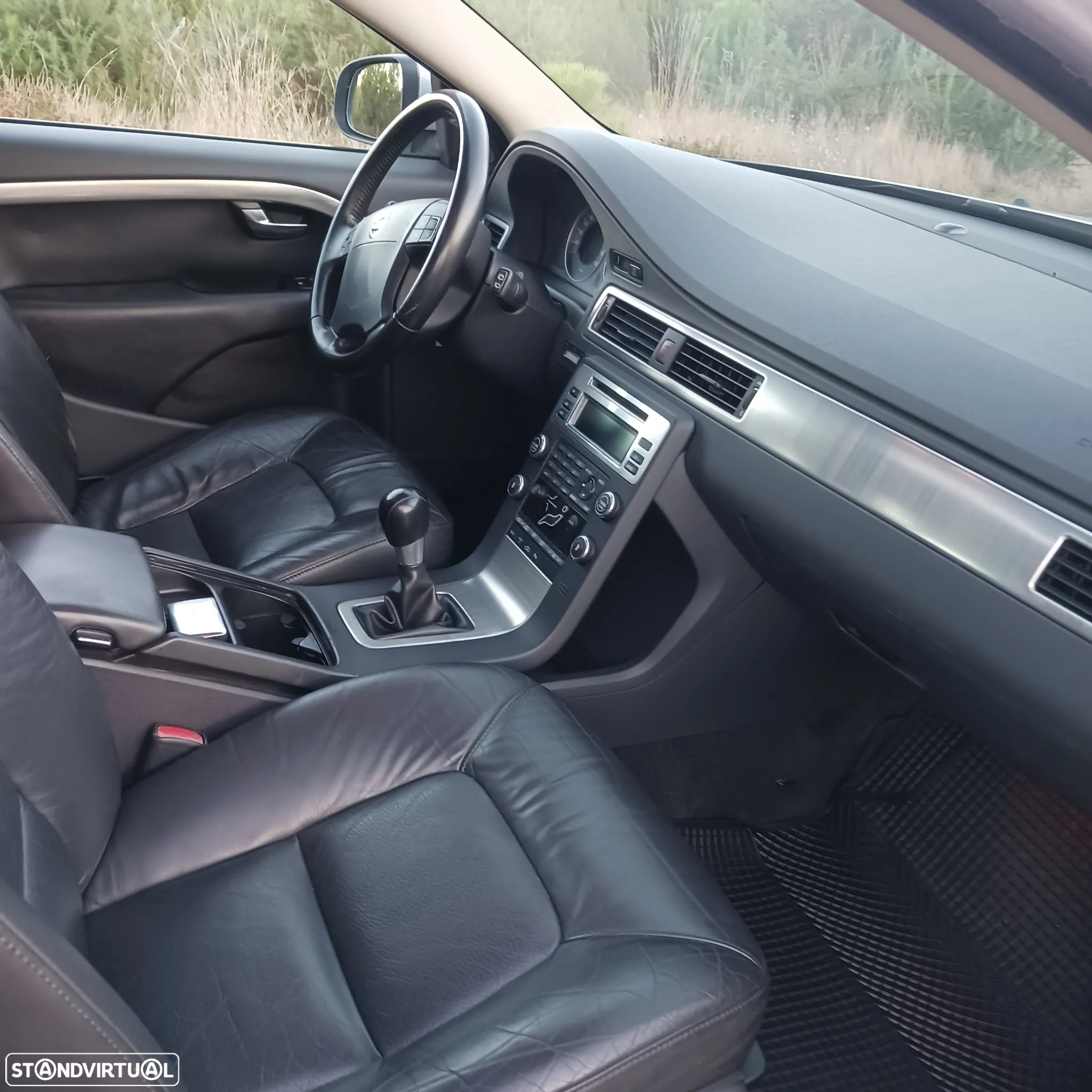 Volvo V70 2.4 D5 Momentum - 15