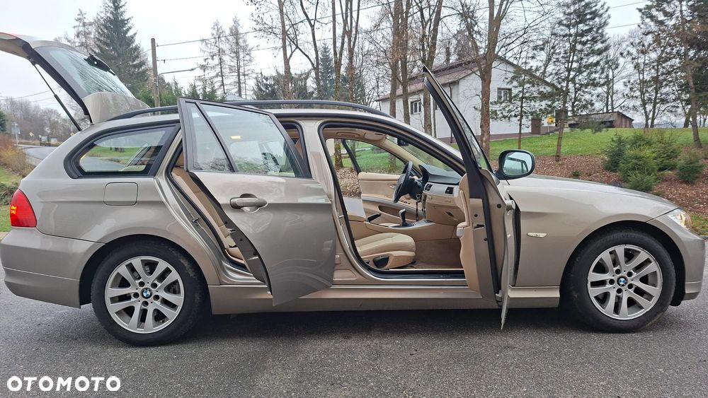 BMW Seria 3 318i Edition Exclusive - 18