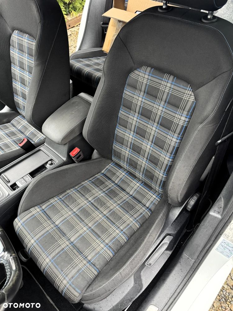 Volkswagen Golf 1.4 GTE Plug-In-Hybrid DSG - 24