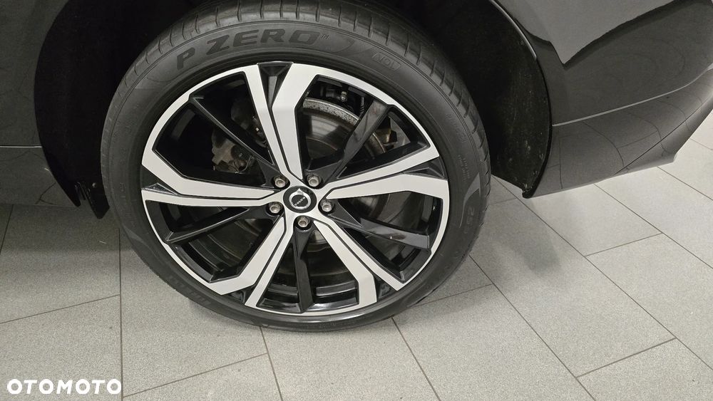 Volvo XC 60 B4 D AWD Ultimate Dark - 11