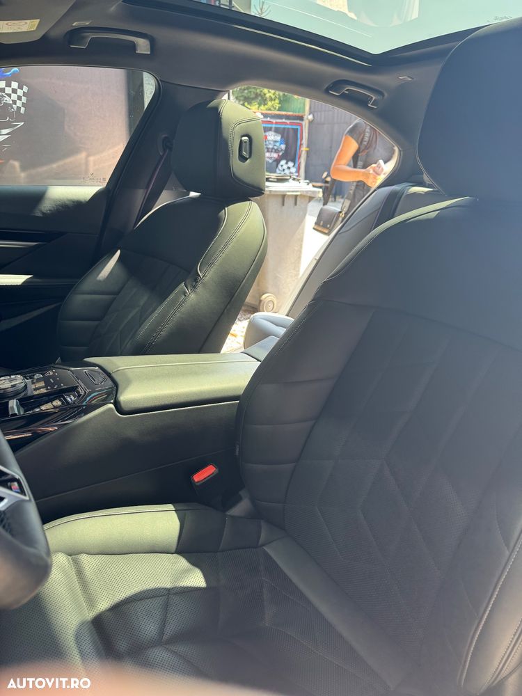 BMW Seria 5 520i AT MHEV - 16