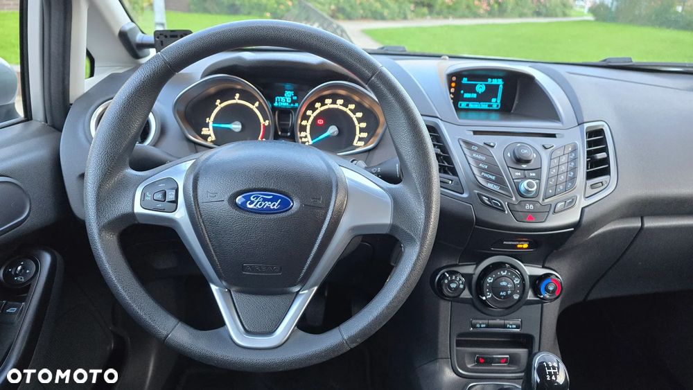 Ford Fiesta - 12