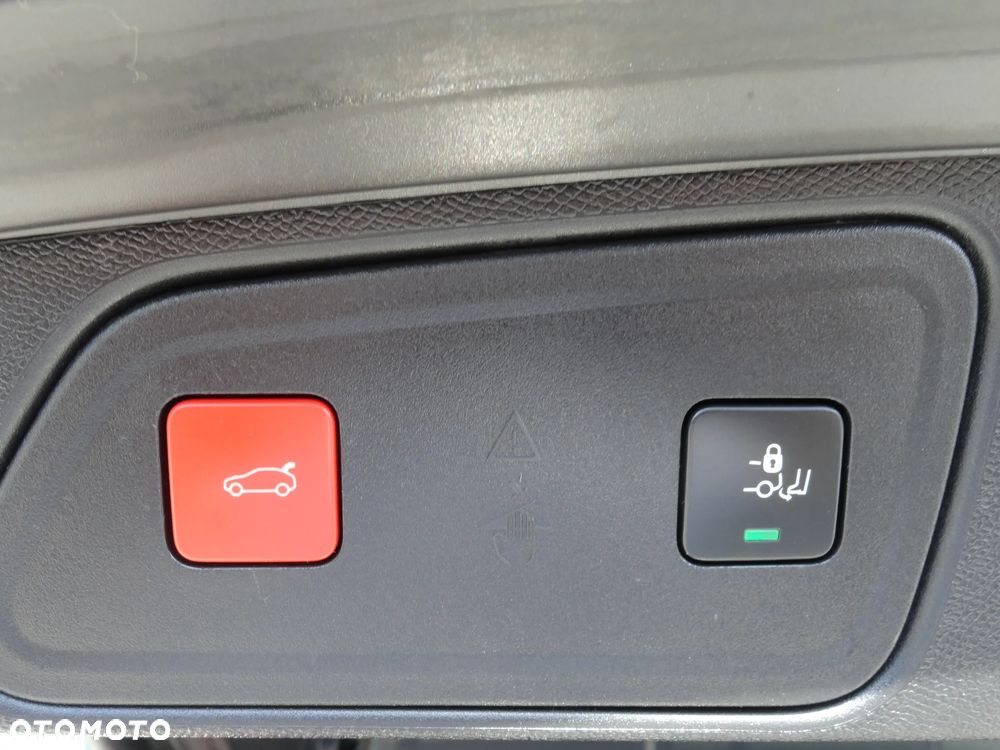 Peugeot 3008 BlueHDi 130 Stop & Start EAT8 Allure - 25