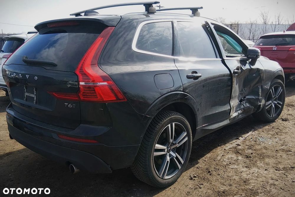 Volvo XC 60 T6 AWD Geartronic Momentum - 4