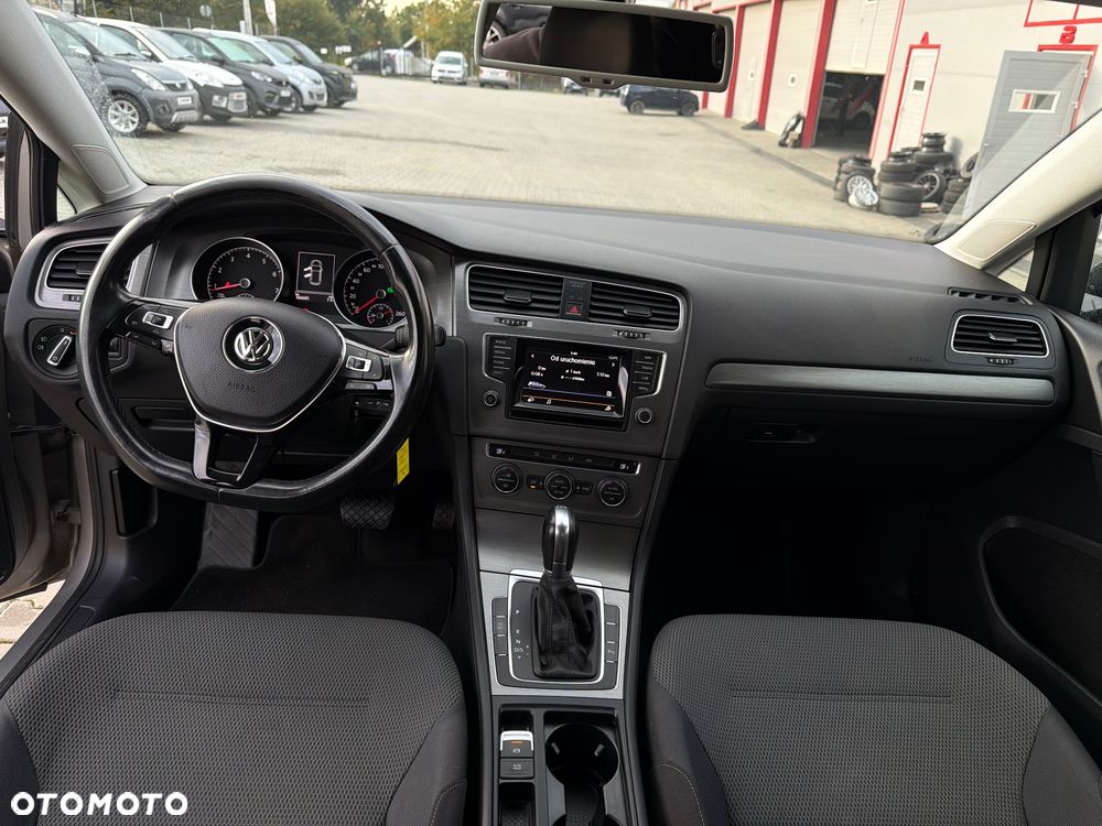 Volkswagen Golf - 9