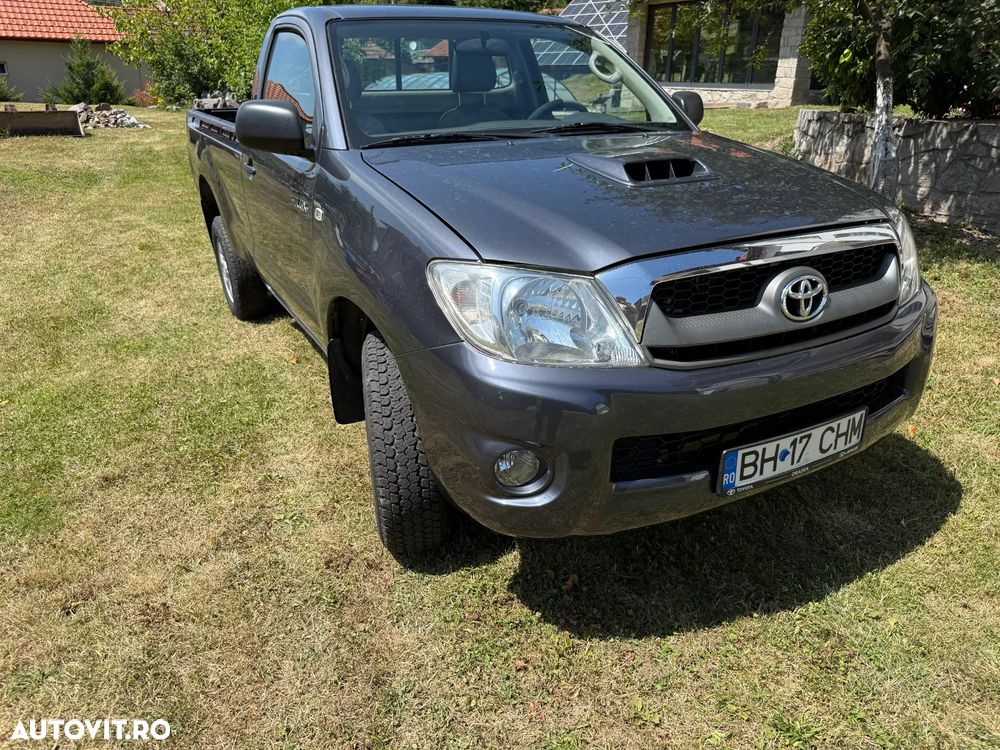Toyota Hilux - 1