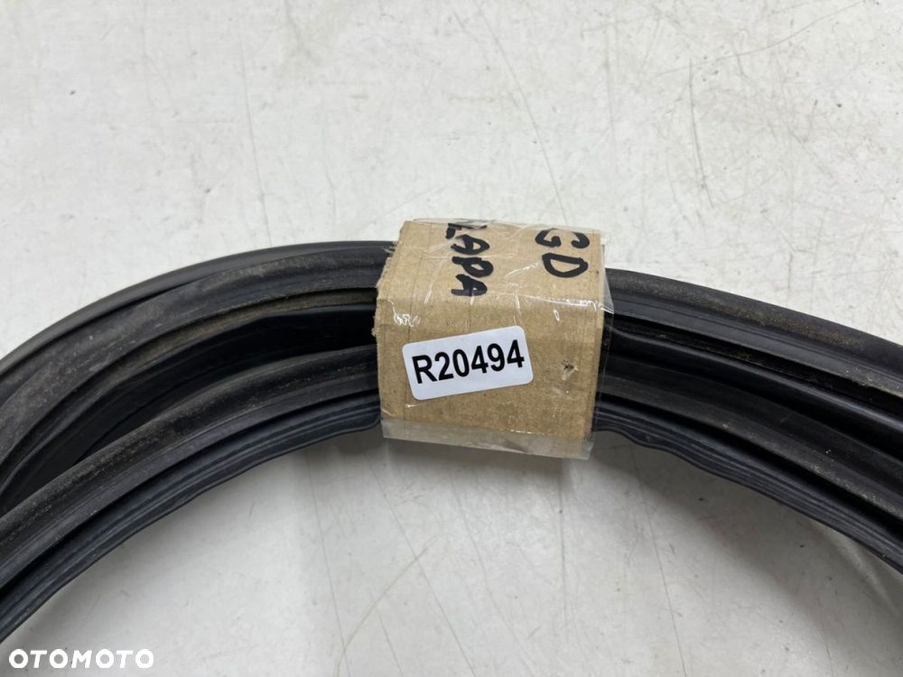 Uszczelka Hyundai Grandeur IV 05-11r. guma klapy bagażnika karoseryjna wewnętrzna NIE USZKODZONA - 3