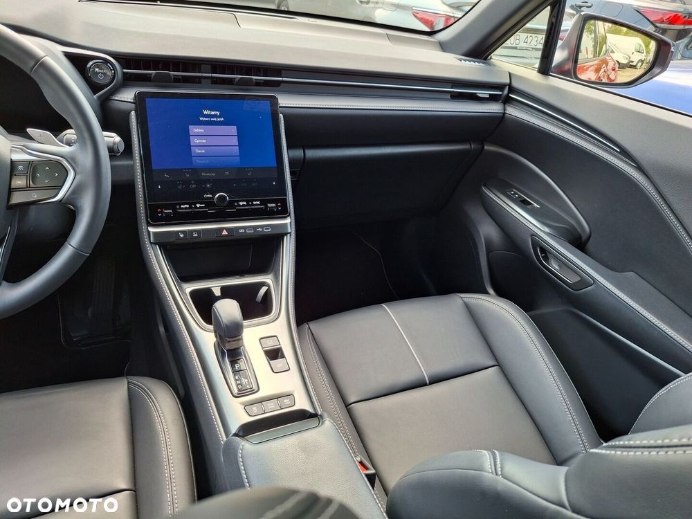Lexus LBX - 33