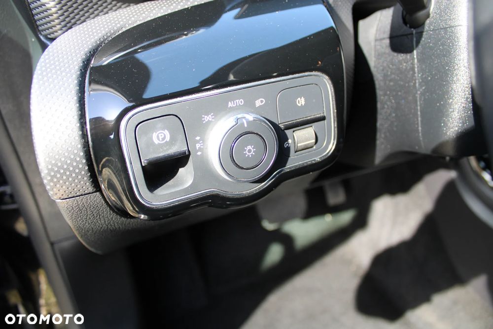 Mercedes-Benz Klasa A 180 d 8G-DCT Progressive - 19