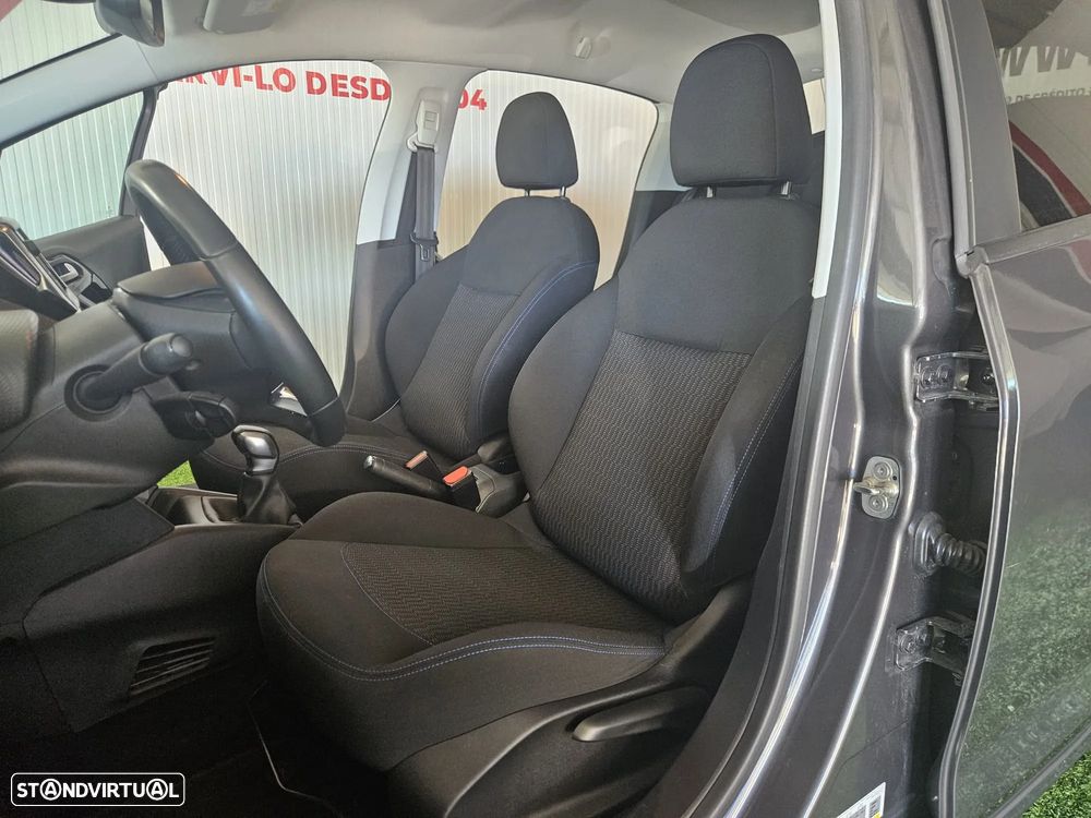 Peugeot 208 1.2 PureTech Signature - 12