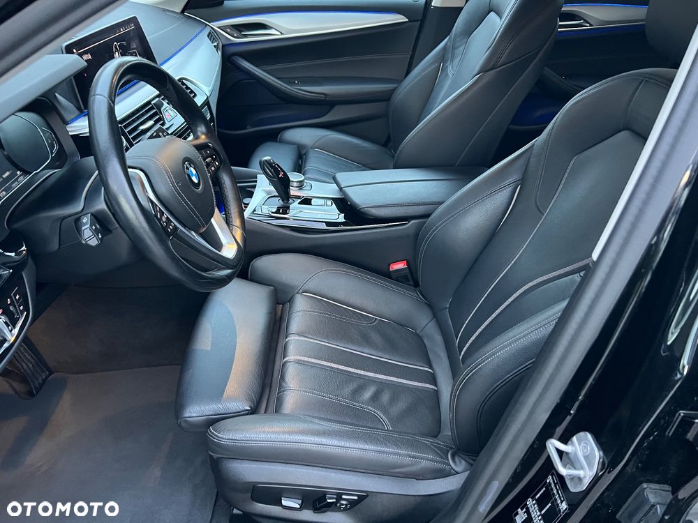 BMW Seria 5 520d Sport Line - 9