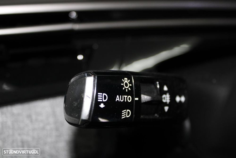 Peugeot E-3008 73 kWh Allure - 18