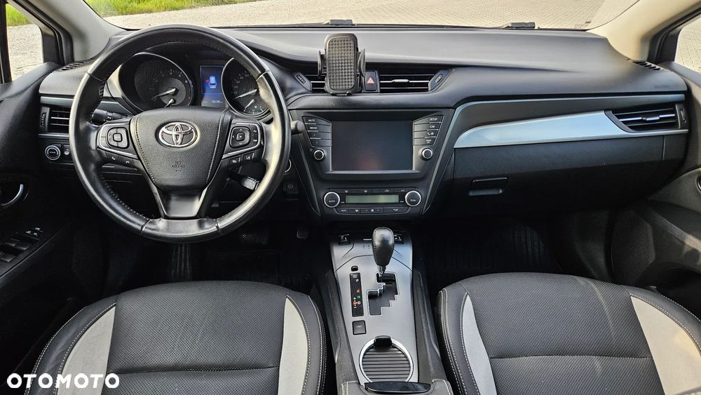 Toyota Avensis 1.8 Premium MS - 8