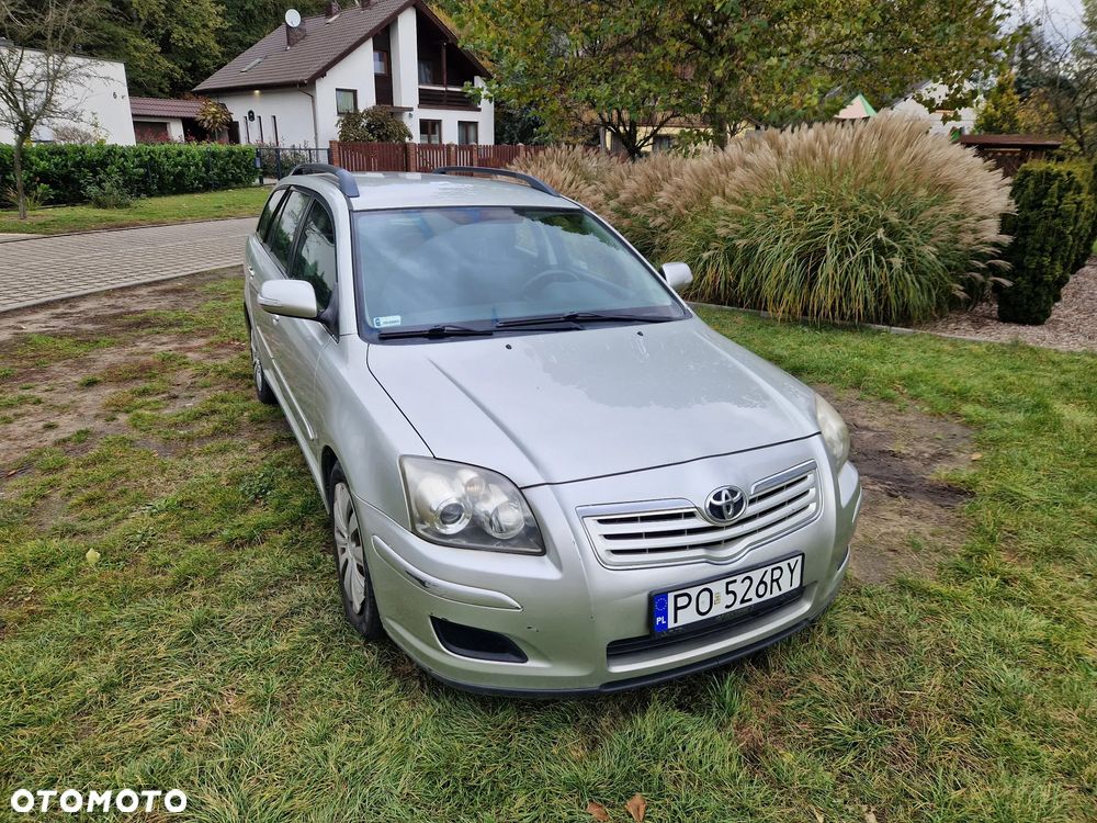 Toyota Avensis 1.6 VVT-i Terra - 1