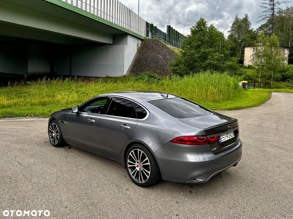 Jaguar XF - 5
