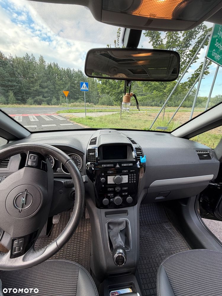 Opel Zafira - 12