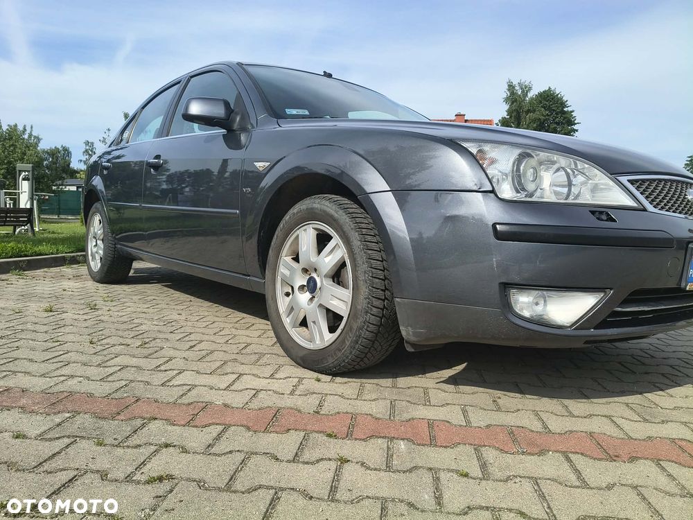 Ford Mondeo 2.5 V6 Ghia - 4
