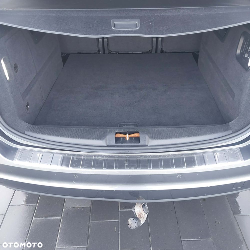 Volkswagen Sharan 2.0 TDI DSG BlueMotion Technology Comfortline - 9